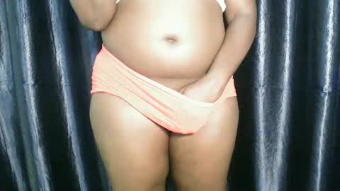 Snapshot of chocoslut22 chatting on 10.30.25 chocoslut22 online show from 10.30.25