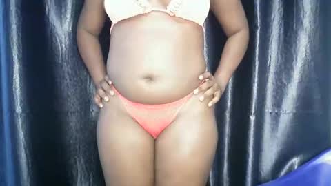 Snapshot of chocoslut22 chatting on 10.31.25 chocoslut22 online show from 10.31.25