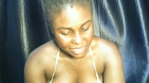 Snapshot of chocoslut22 chatting on 11.01.25 chocoslut22 online show from 11.01.25