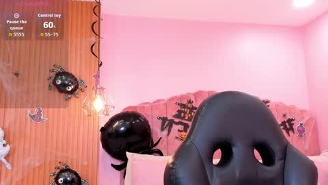 Choe Miller online show from 10.10.25