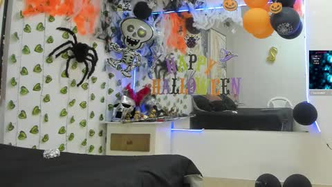 Snapshot of choreythaiylor chatting on 10.22.25 Chorey Thaylor online show from 10.22.25