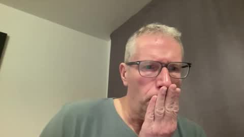 choupipat1 online show from 12.21.25