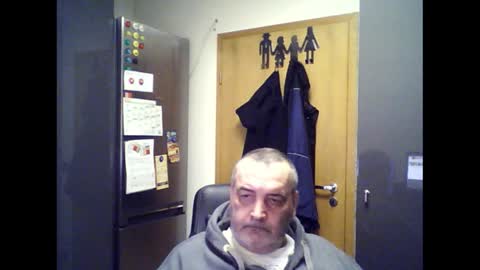 Snapshot of chris250268 chatting on 01.05.25 Chris online show from 01.05.25