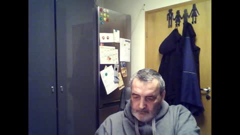 Snapshot of chris250268 chatting on 02.01.25 Chris online show from 02.01.25