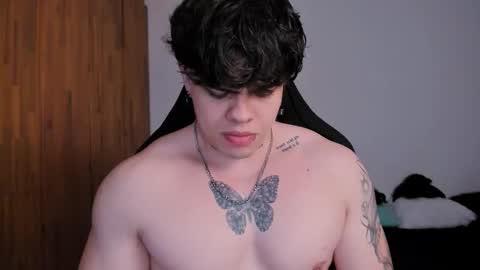 Chris Cooper Independent model online show from 02.18.25