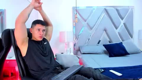 Snapshot of chris_diamonnd chatting on 02.14.26 Chris Diamond online show from 02.14.26