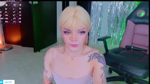 Snapshot of chris_parker01 chatting on 01.31.25 juli Instagram july rv17 - Twitter juli rv17 online show from 01.31.25