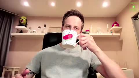 Snapshot of chriscarrey chatting on 06.18.26 Chris online show from 06.18.26
