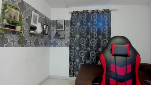 chriss_johnson online show from 10.25.25