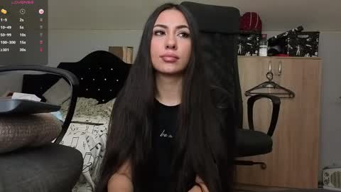 Chrissy online show from 04.10.26