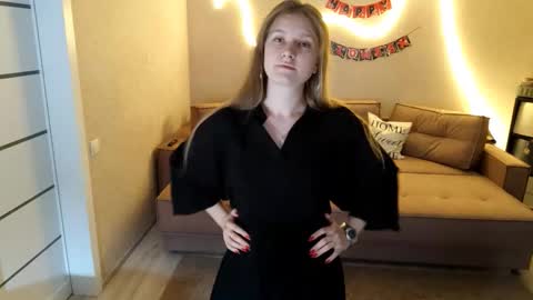 Snapshot of christianahessee chatting on 10.19.25 Iwi online show from 10.19.25