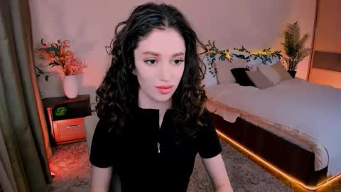christinaconteeree online show from 09.13.25