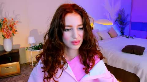 christinaconteeree online show from 10.10.25