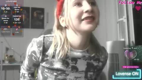 christinafiveplus online show from 10.09.25