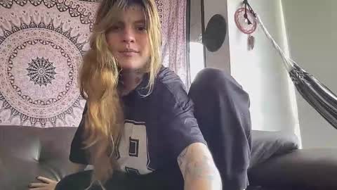 Val riess -- Instagram free online show from 10.12.25