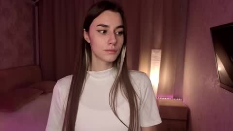 Snapshot of christinfinnie chatting on 11.30.25 Ellie online show from 11.30.25