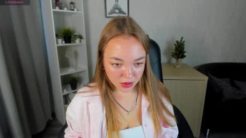 Snapshot of christy_little chatting on 12.28.24 hristy3 online show from 12.28.24