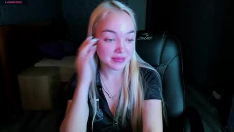 Snapshot of christy_little chatting on 02.28.25 hristy3 online show from 02.28.25