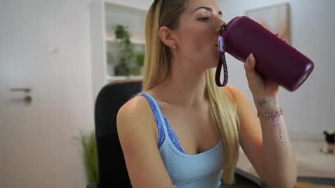 chronic  love online show from 01.15.25