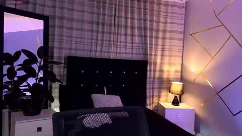 Snapshot of chrristopher77 chatting on 10.10.25 chrristopher77 online show from 10.10.25