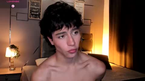 Snapshot of chrristopher77 chatting on 11.21.25 chrristopher77 online show from 11.21.25