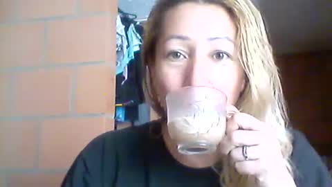 Snapshot of chrysta_12 chatting on 09.19.25 chrystal hotty online show from 09.19.25