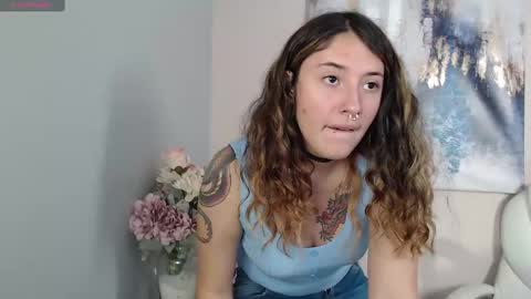 Snapshot of chubby_vaniie_ chatting on 02.17.25 Vanesa online show from 02.17.25