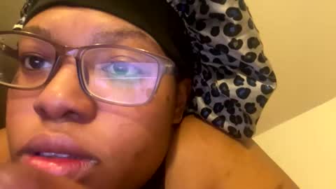 Snapshot of chubbygirl1300 chatting on 02.21.26 Mommy milf online show from 02.21.26