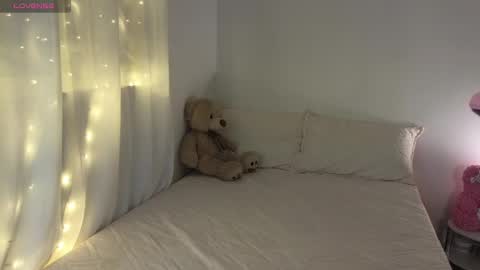 Mia online show from 01.12.25