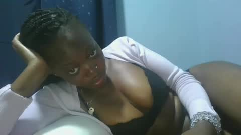 Snapshot of cilia_petite chatting on 01.18.25 cilia petite online show from 01.18.25