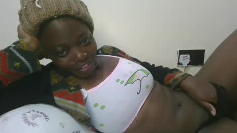 Snapshot of cilia_petite chatting on 02.06.25 cilia petite online show from 02.06.25