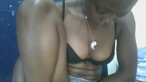 Snapshot of cilia_petite chatting on 02.11.25 cilia petite online show from 02.11.25