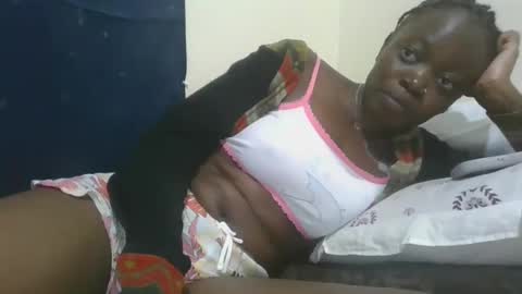 Snapshot of cilia_petite chatting on 02.12.25 cilia petite online show from 02.12.25