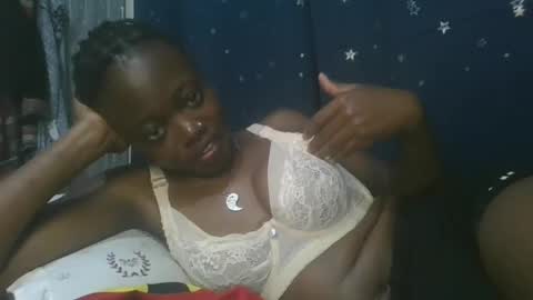 Snapshot of cilia_petite chatting on 02.14.25 cilia petite online show from 02.14.25