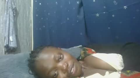 Snapshot of cilia_petite chatting on 02.14.25 cilia petite online show from 02.14.25