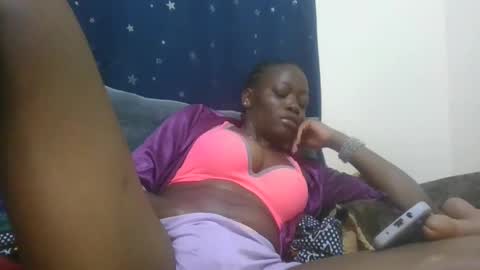 Snapshot of cilia_petite chatting on 02.16.25 cilia petite online show from 02.16.25
