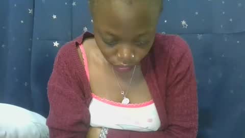 Snapshot of cilia_petite chatting on 02.19.25 cilia petite online show from 02.19.25