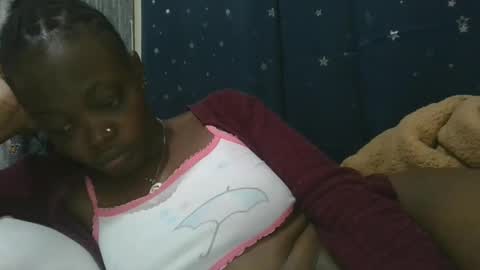Snapshot of cilia_petite chatting on 02.26.25 cilia petite online show from 02.26.25