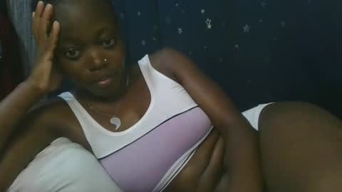 Snapshot of cilia_petite chatting on 03.06.25 cilia petite online show from 03.06.25
