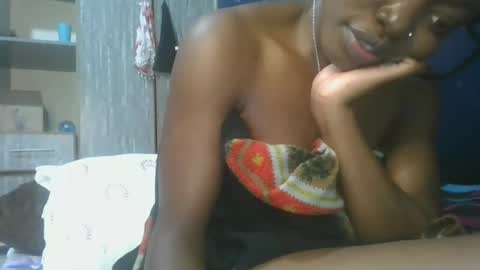 Snapshot of cilia_petite chatting on 03.10.25 cilia petite online show from 03.10.25