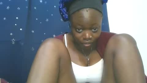 Snapshot of cilia_petite chatting on 10.11.25 cilia petite online show from 10.11.25