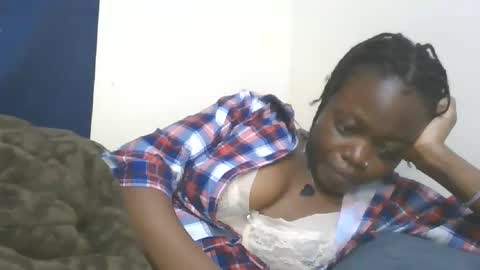 Snapshot of cilia_petite chatting on 10.28.25 cilia petite online show from 10.28.25