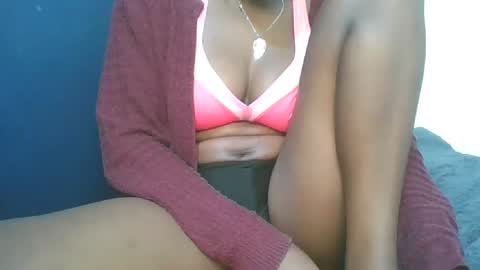 Snapshot of cilia_petite chatting on 10.29.25 cilia petite online show from 10.29.25