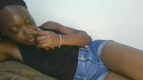 Snapshot of cilia_petite chatting on 12.14.25 cilia petite online show from 12.14.25