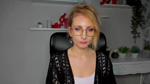 Cinderella online show from 03.05.26