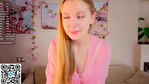 Snapshot of cindyreming01 chatting on 10.01.25 indy online show from 10.01.25