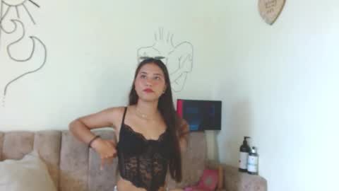 Snapshot of cinna__ chatting on 10.15.25 cinna__ online show from 10.15.25