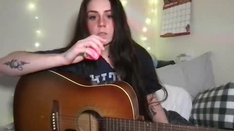 Snapshot of cinnamonpeaches chatting on 02.07.25 Carmen online show from 02.07.25