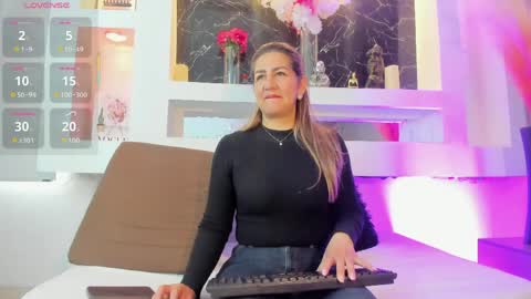 Cinthya  online show from 04.21.26