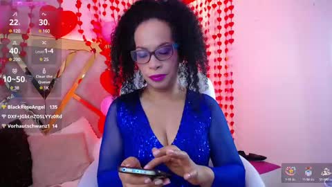 Snapshot of cintia_holms chatting on 02.11.25 Cintia online show from 02.11.25